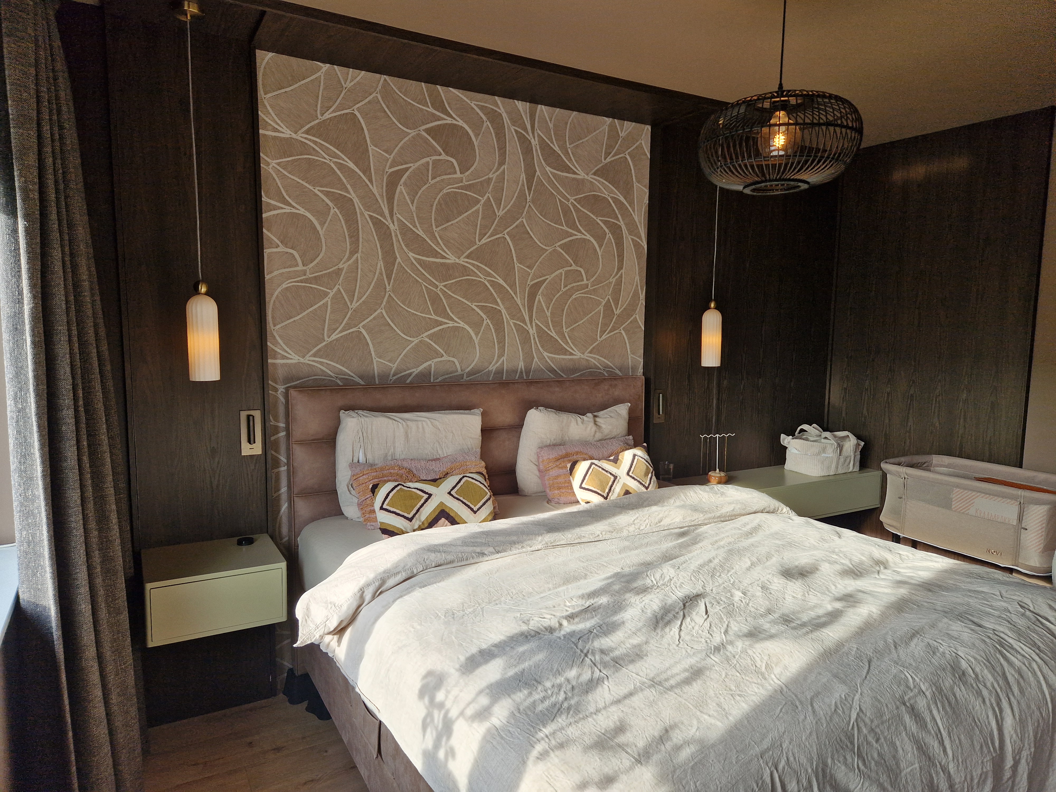 Slaapkamer in warme tinten